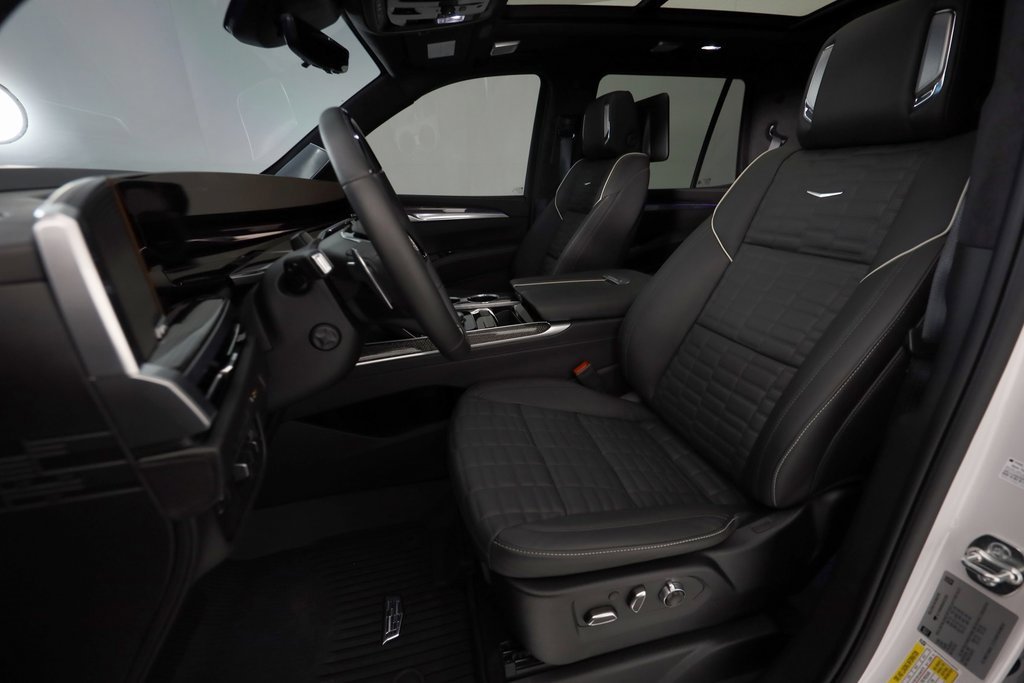 Used 2025 Cadillac Escalade V w/ LPO, ONYX Package image 21