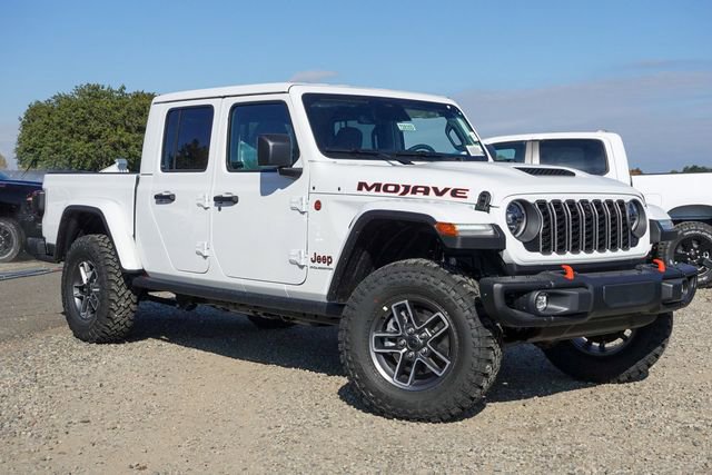 New 2026 Jeep Gladiator Mojave video 3