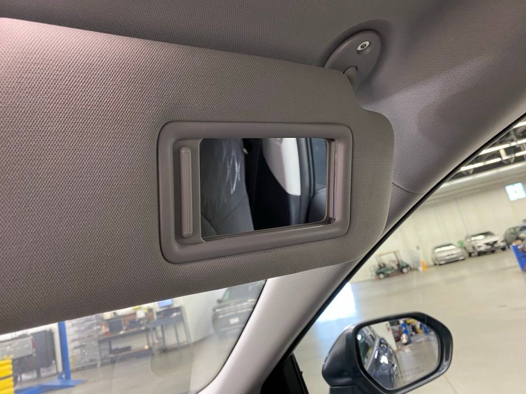 Used 2025 Toyota Camry LE w/ Convenience Package image 40