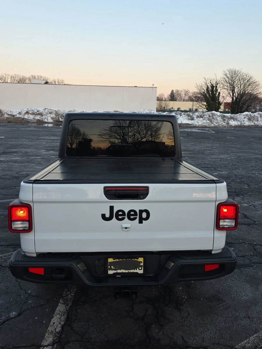 Used 2022 Jeep Gladiator Sport AWD/4WD image 10