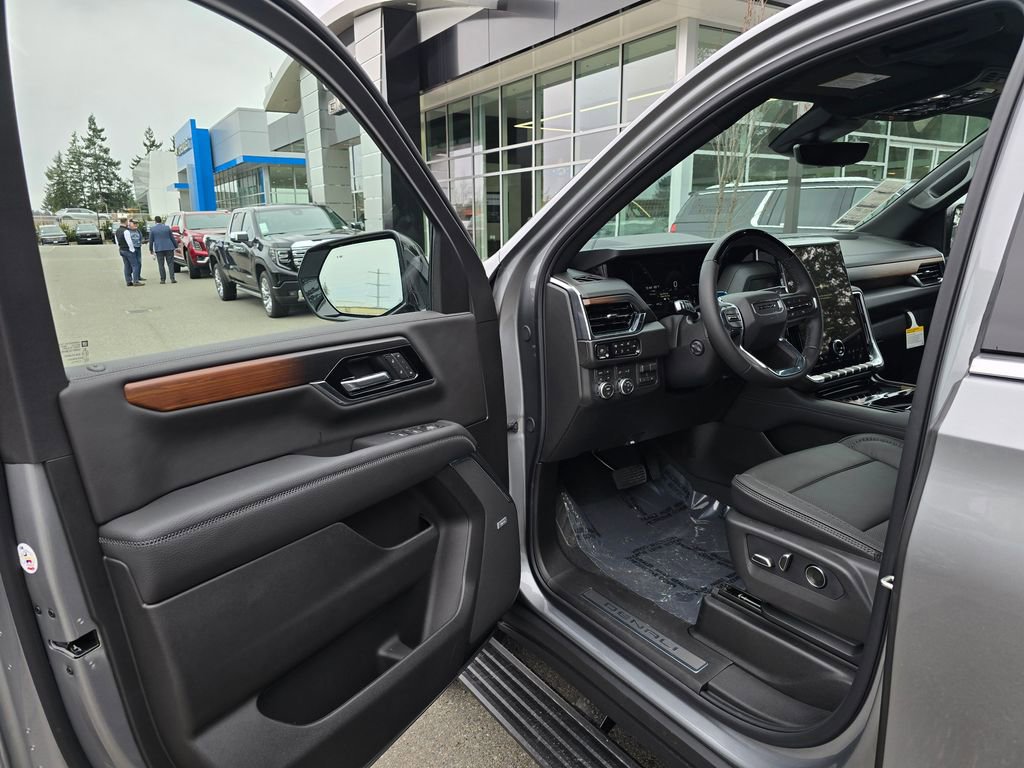 New 2026 GMC Yukon XL Denali w/ Denali Reserve Package image 57