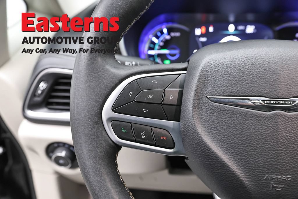 Used 2023 Chrysler Pacifica Limited FWD image 15