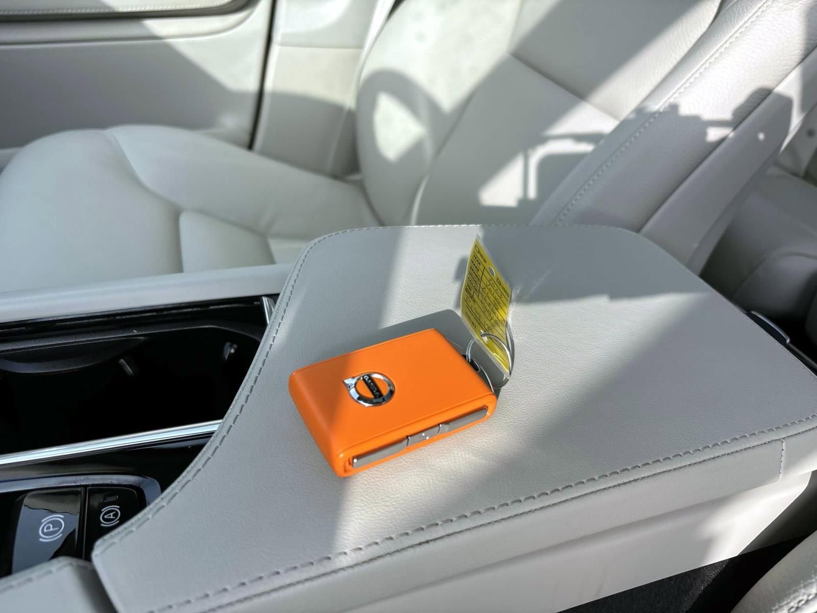 Used 2023 Volvo XC90 B6 Plus w/ Protection Package image 33