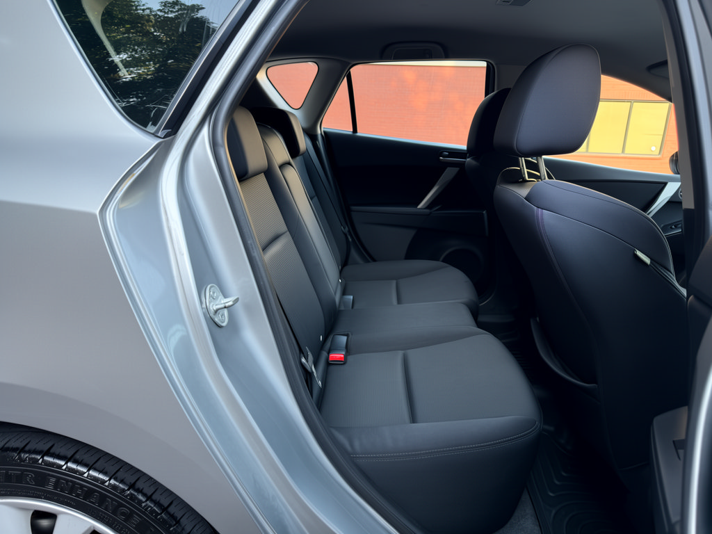 Used 2010 MAZDA MAZDA3 s Sport FWD image 11