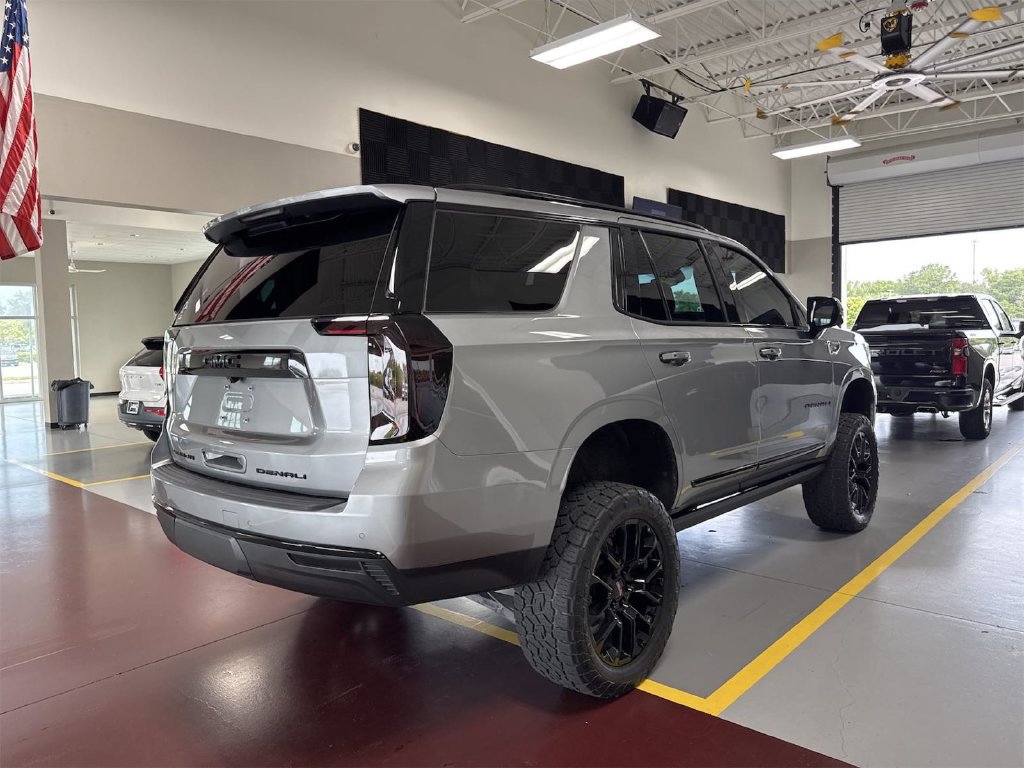 Used 2024 GMC Yukon Denali AWD/4WD image 5