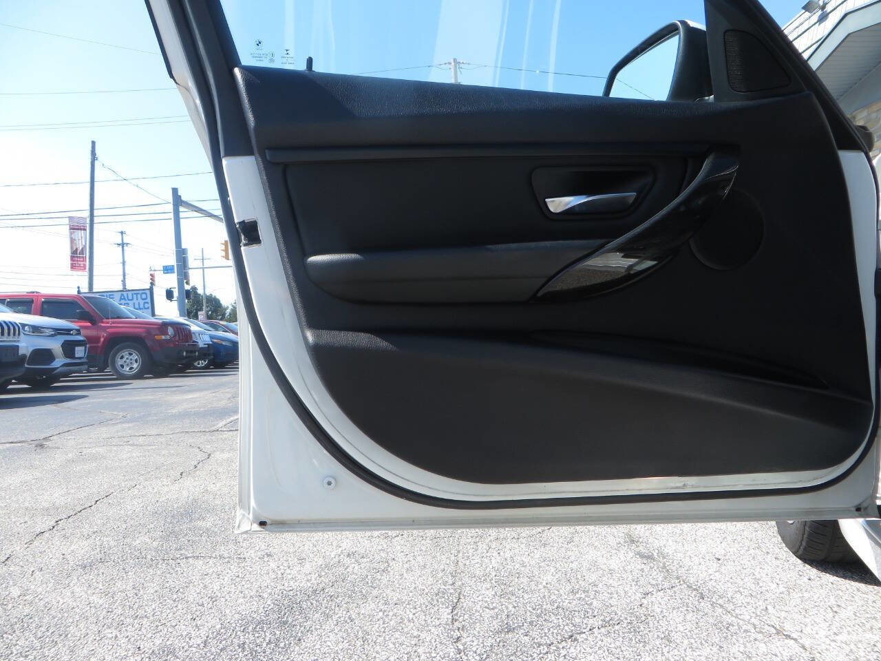 Used 2016 BMW 320i xDrive Sedan image 11