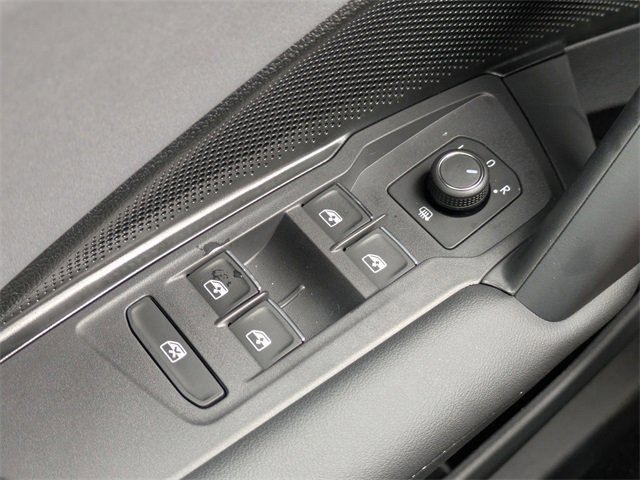 New 2026 Volkswagen Tiguan SE image 25