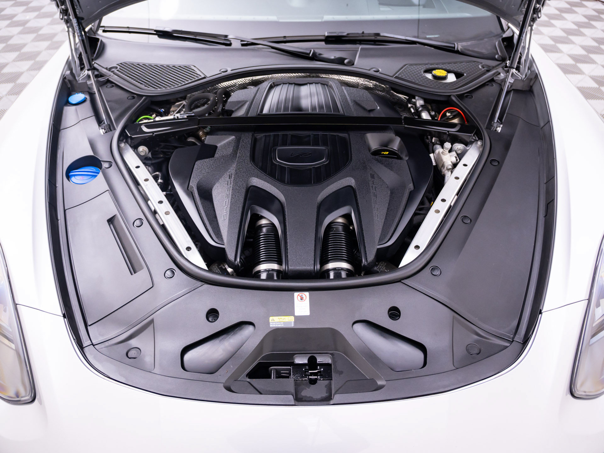 Used 2022 Porsche Panamera 4 AWD/4WD image 30