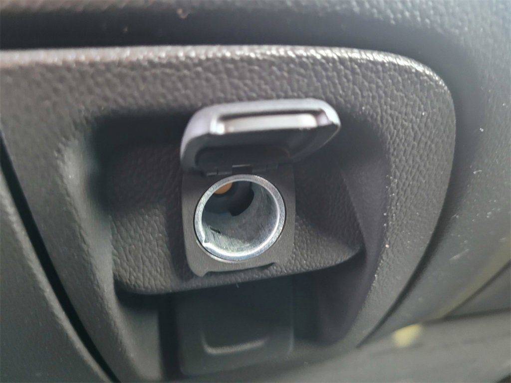 Used 2018 Chevrolet Silverado 1500 LT w/ LT Eassist Package image 30