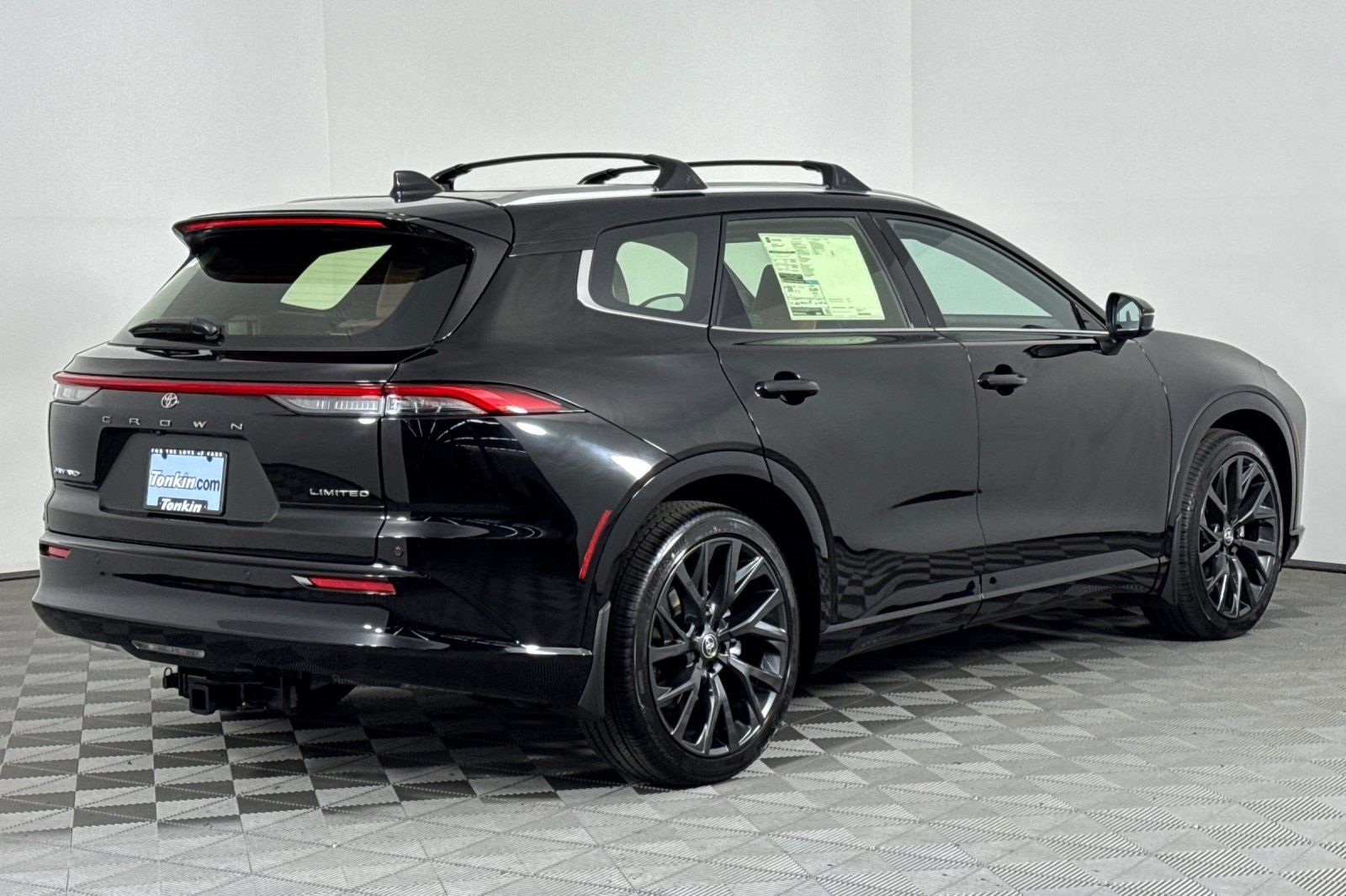 New 2025 Toyota Crown Signia image 4