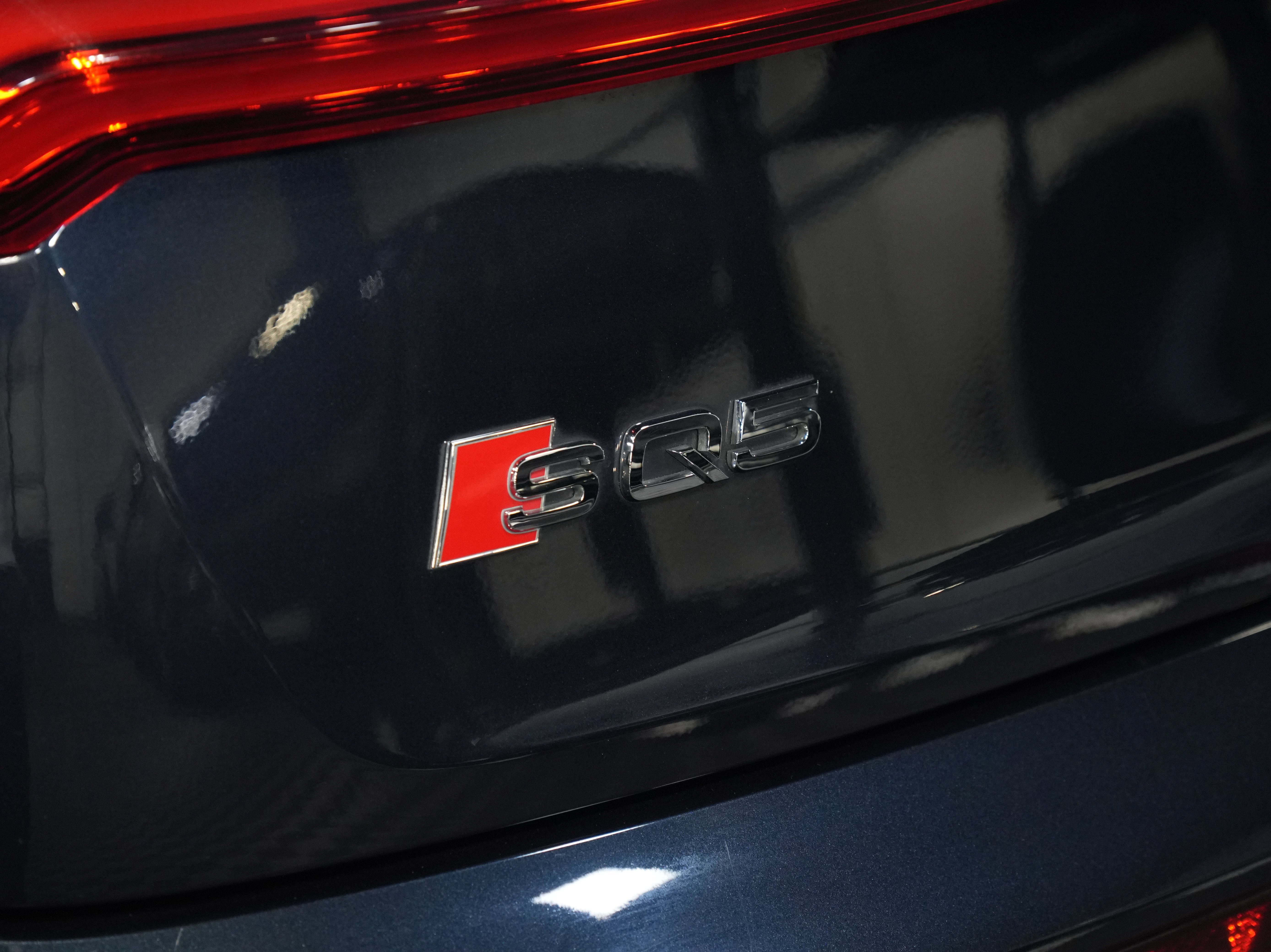 Used 2019 Audi SQ5 Premium Plus AWD/4WD image 17