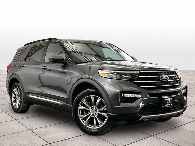 Used 2020 Ford Explorer XLT w/ Equipment Group 202A AWD/4WD image 2