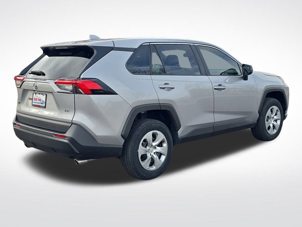 Used 2023 Toyota RAV4 LE image 5