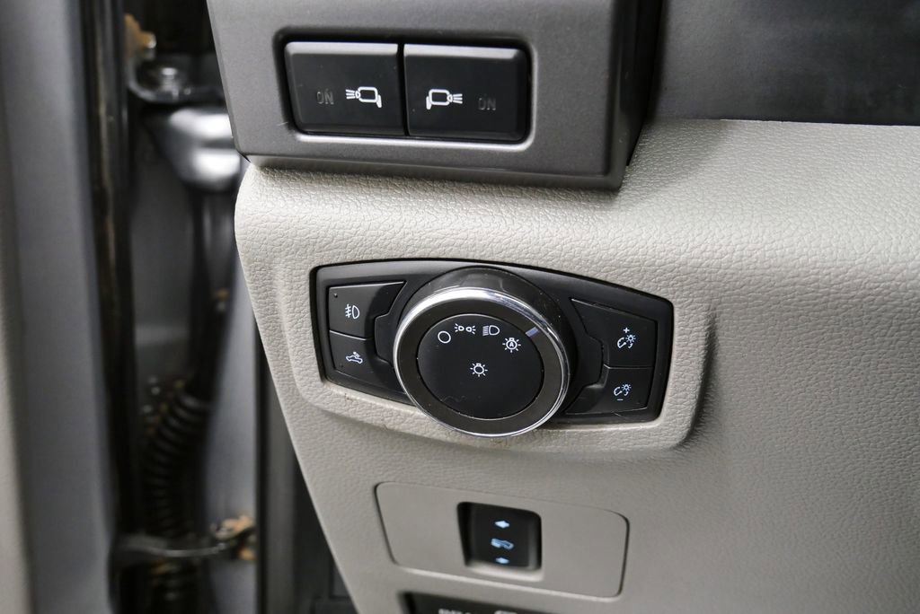 Used 2020 Ford F250 XLT w/ XLT Premium Package image 25