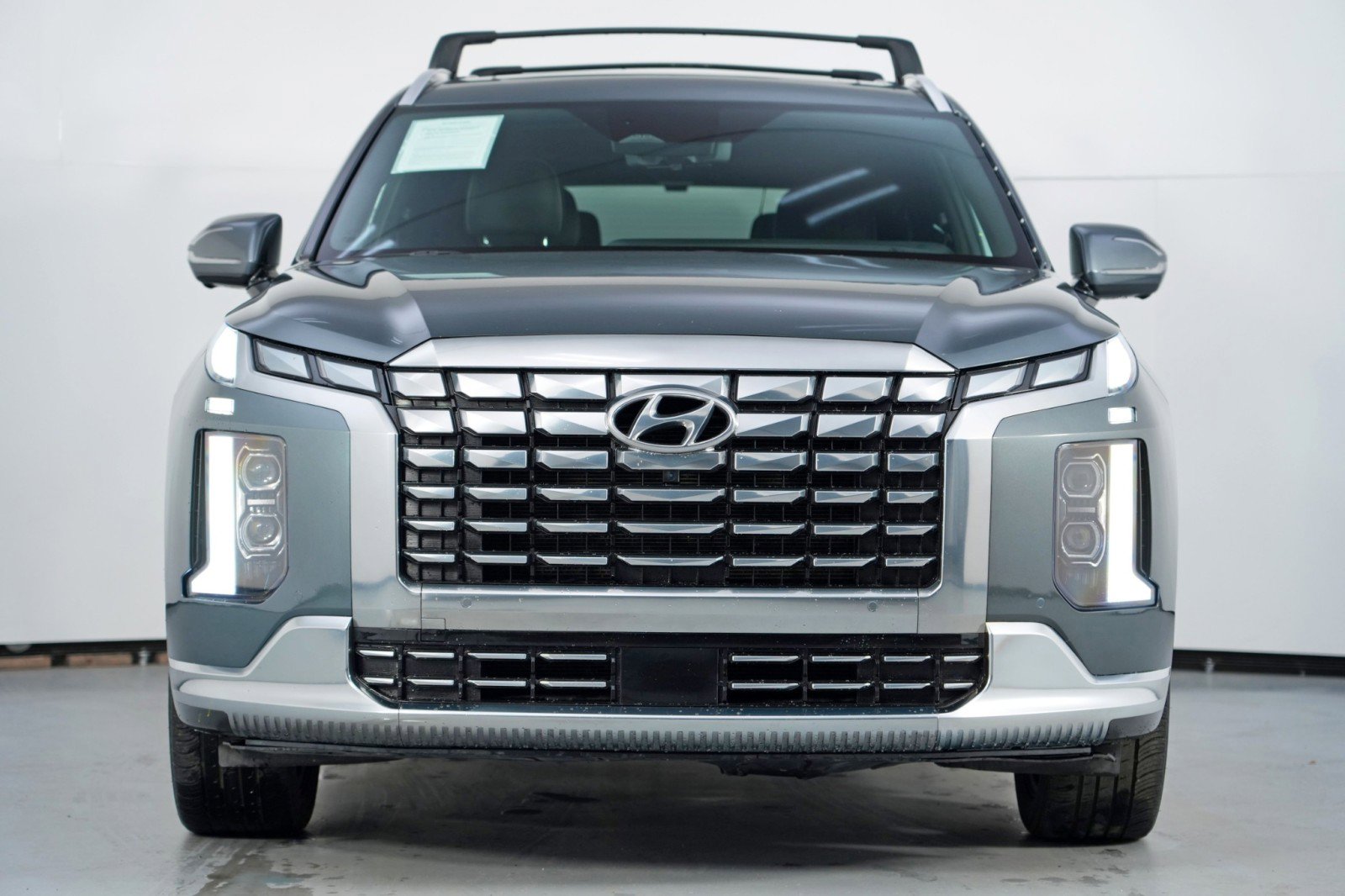 Used 2023 Hyundai Palisade Calligraphy image 6