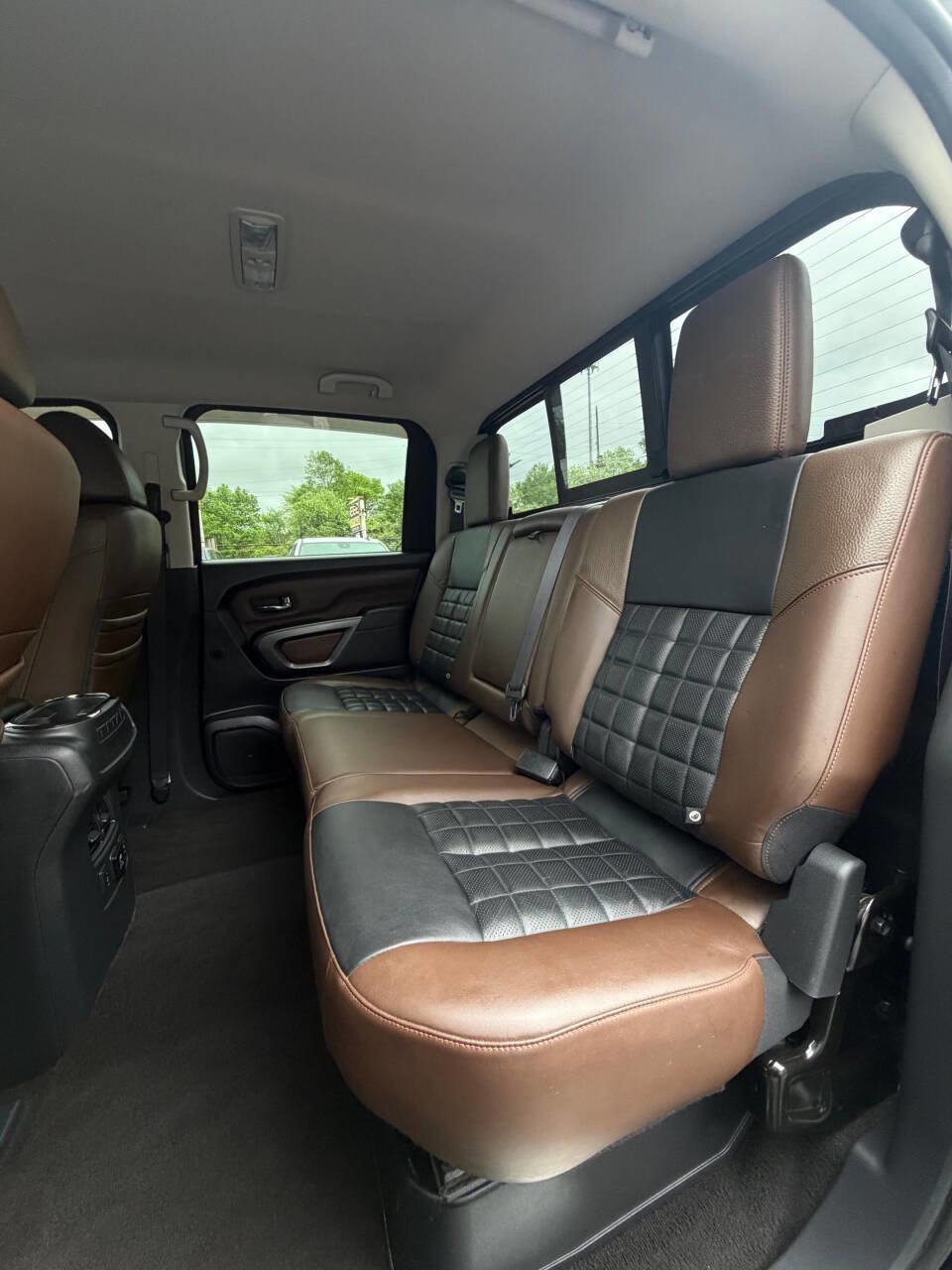 Used 2018 Nissan Titan Platinum Reserve w/ Platinum Utility Package AWD/4WD image 12