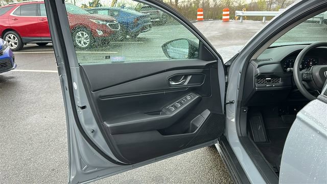 Used 2025 Honda Accord SE image 8