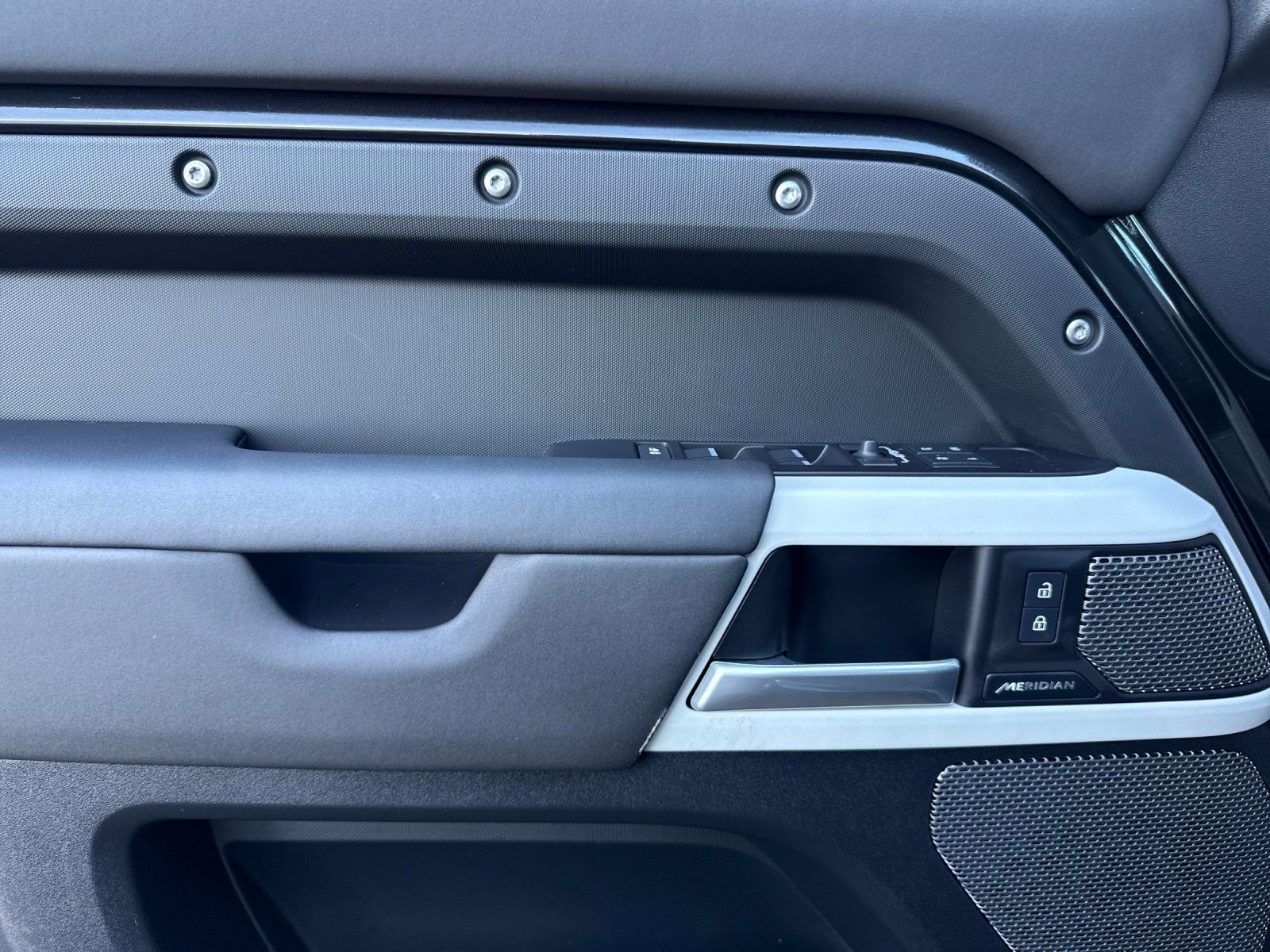 Used 2024 Land Rover Defender 110 S image 10