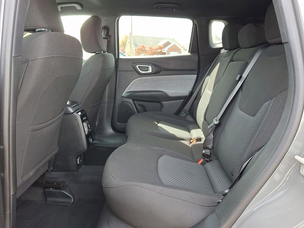 Used 2023 Jeep Compass Sport image 12