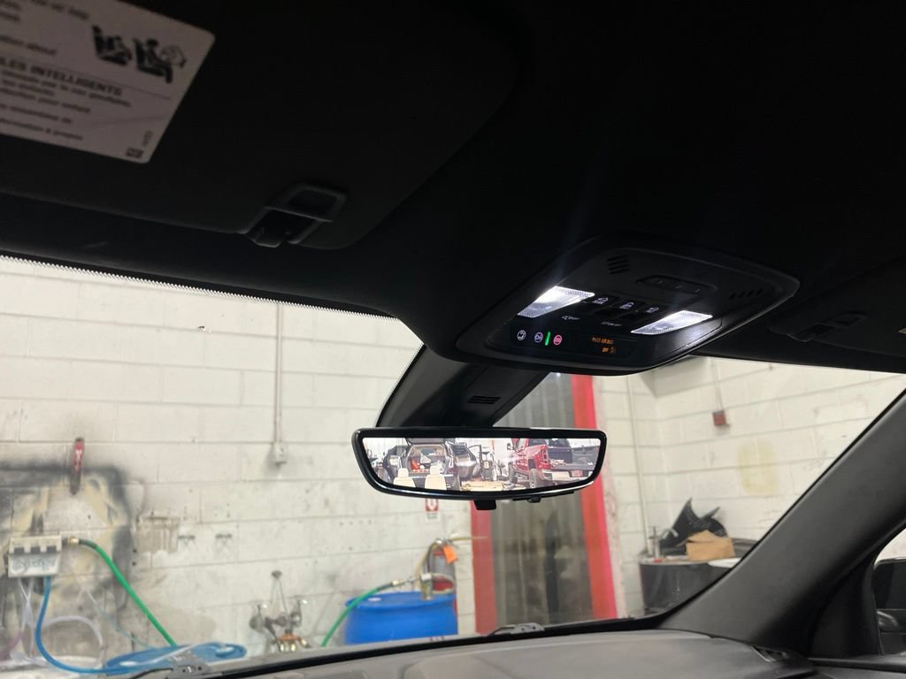 Used 2023 Chevrolet Traverse Premier w/ Redline Edition FWD image 19