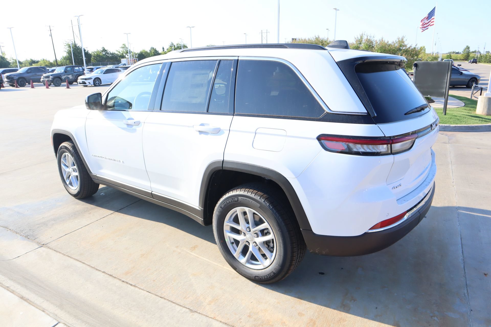 New 2026 Jeep Grand Cherokee Laredo AWD/4WD image 21