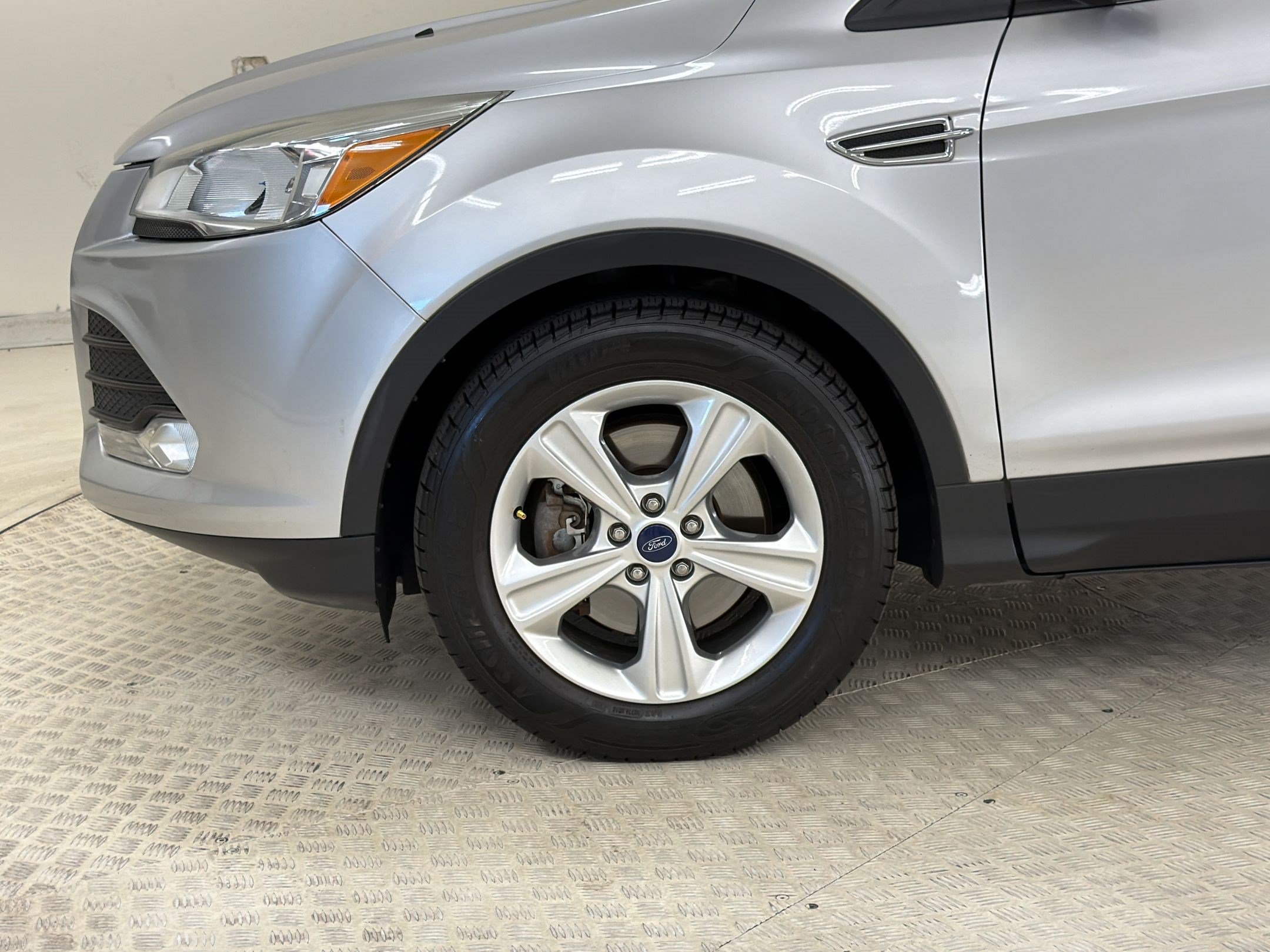 Used 2015 Ford Escape SE AWD/4WD image 13