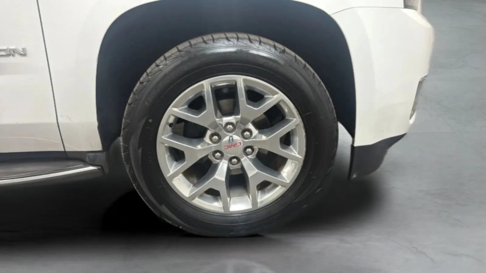 Used 2015 GMC Yukon SLE w/ Convenience Package RWD image 25