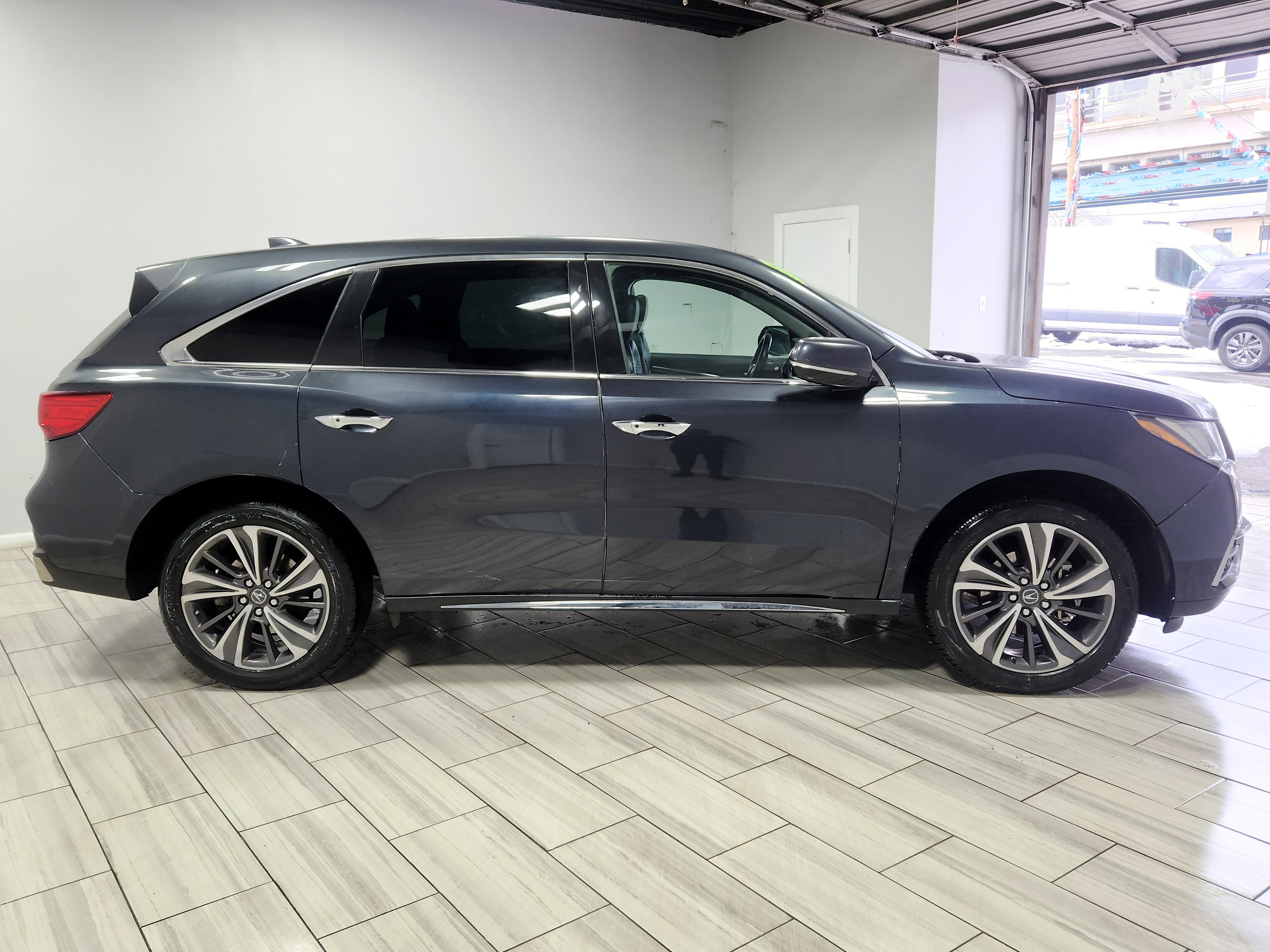 Used 2020 Acura MDX SH-AWD w/ Technology Package image 6