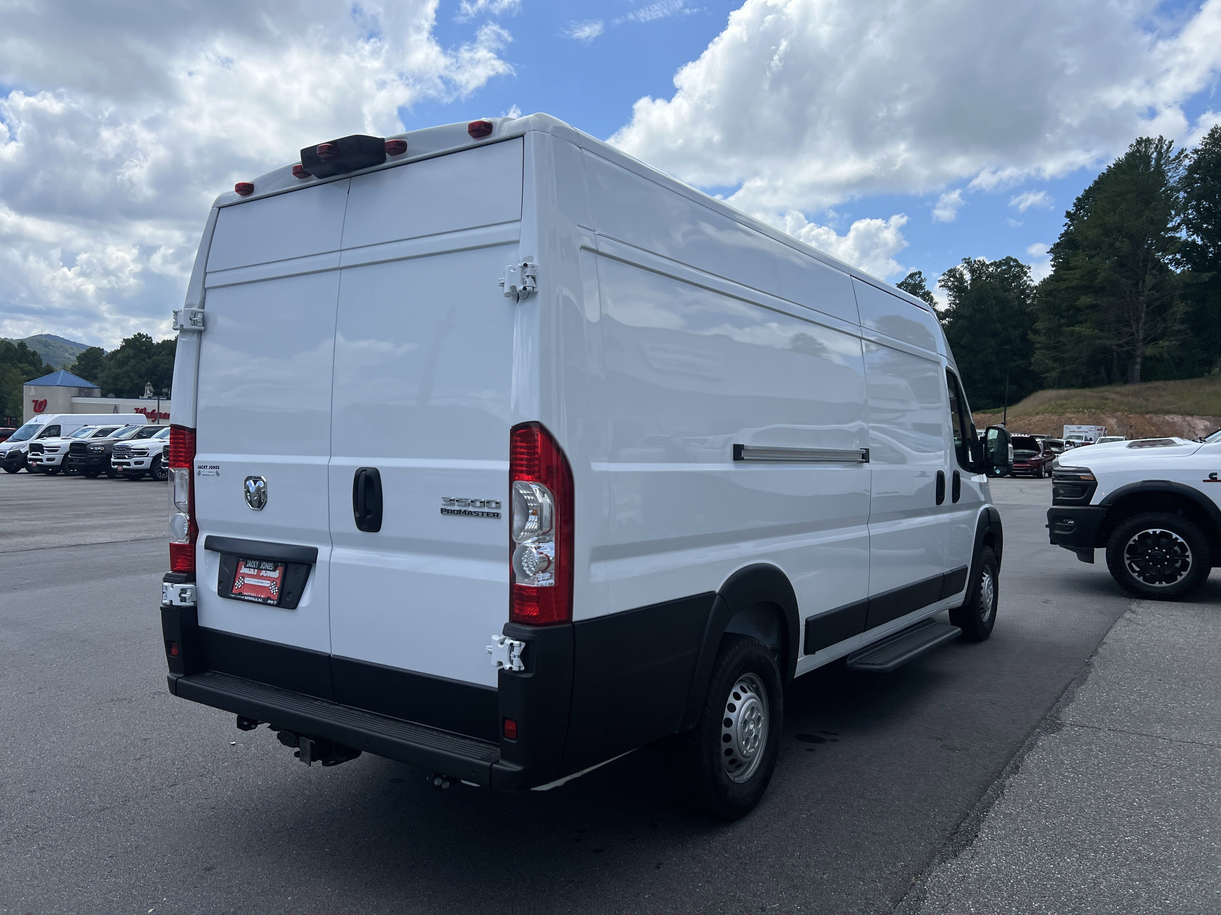 Used 2025 RAM ProMaster 3500 w/ Convenience Group image 6