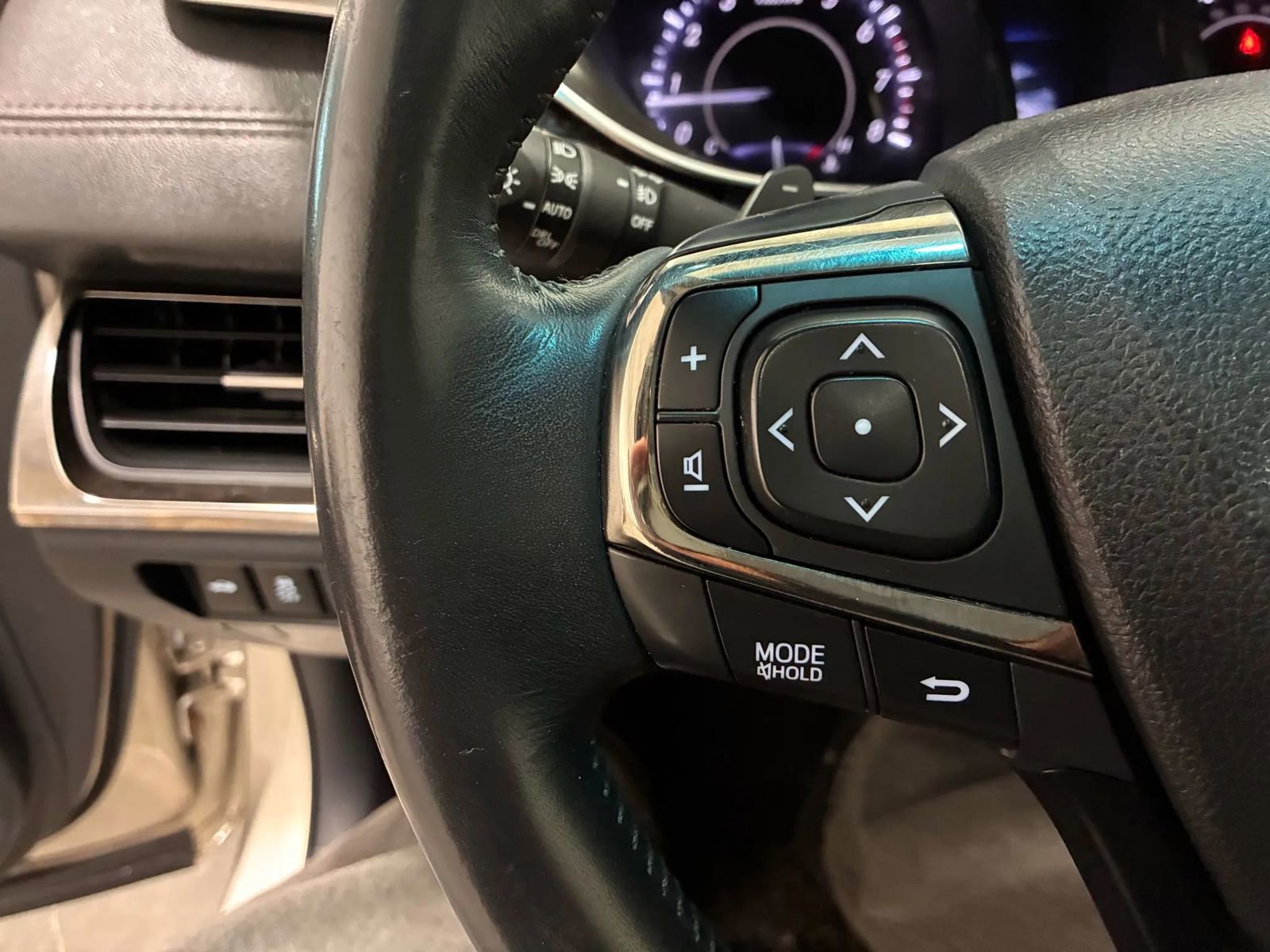 Used 2014 Toyota Avalon XLE Touring image 58