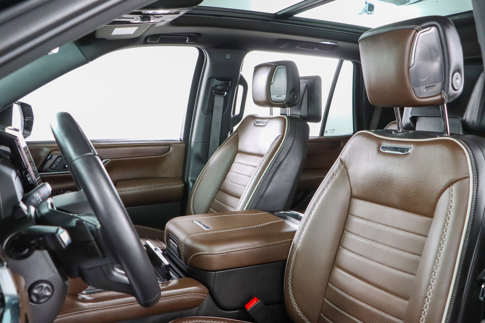 Used 2025 GMC Yukon Denali Ultimate AWD/4WD image 30