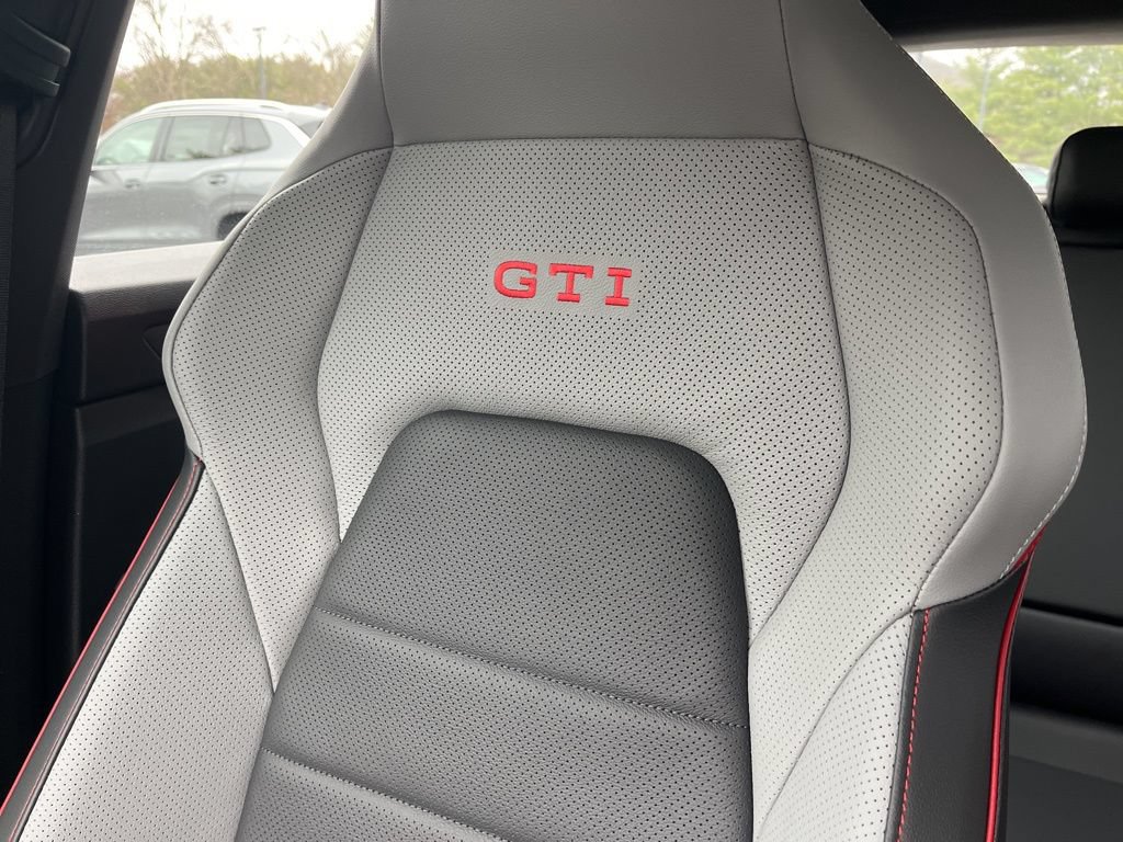 New 2026 Volkswagen GTI SE FWD image 22