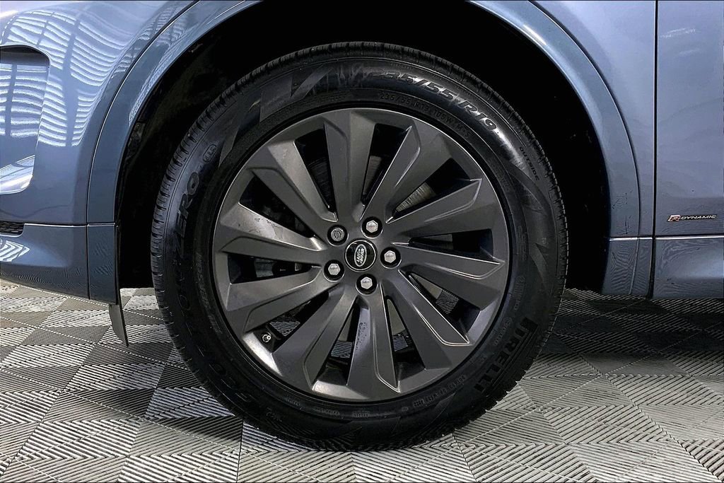 Used 2020 Land Rover Discovery Sport SE R-Dynamic AWD/4WD image 8