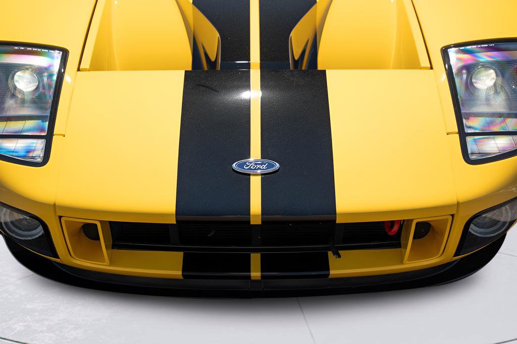 Used 2006 Ford GT RWD image 15
