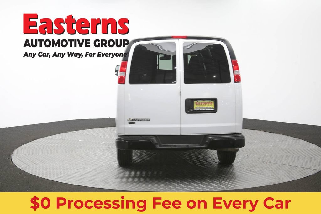 Used 2021 Chevrolet Express 3500 w/ Driver Convenience Package RWD image 33