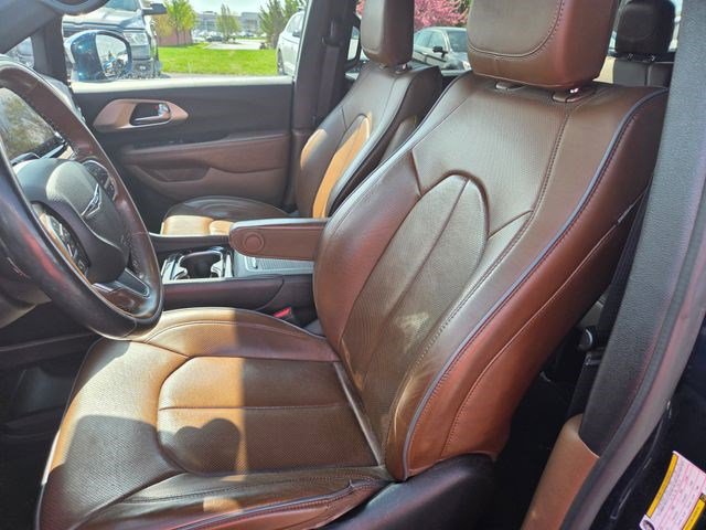 Used 2021 Chrysler Pacifica Limited w/ Premium & Safety Sphere Group image 2