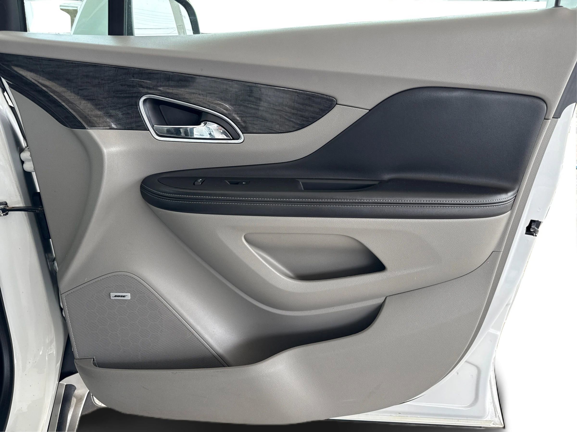 Used 2014 Buick Encore Premium image 23