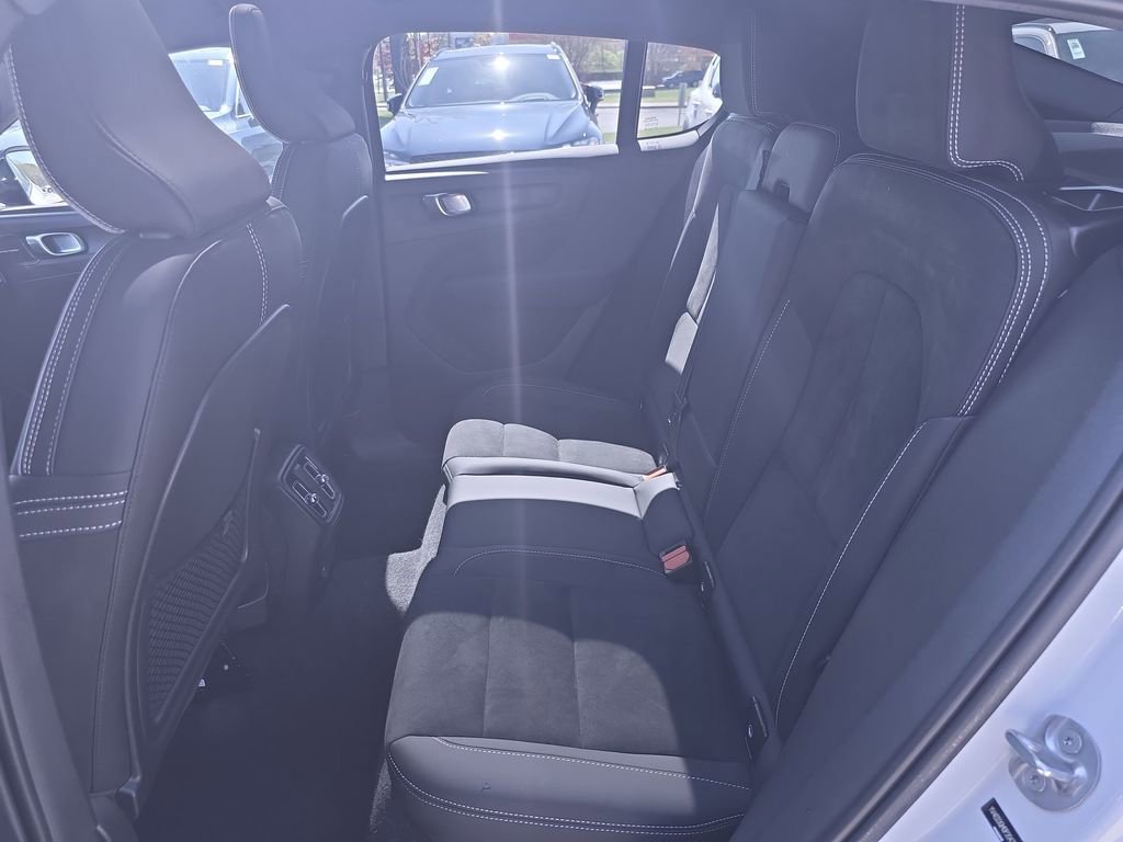 Used 2023 Volvo C40 P8 Recharge Ultimate image 16