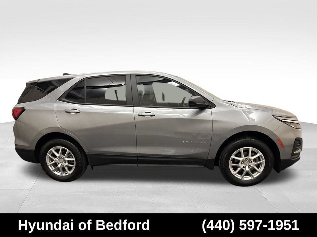 Used 2023 Chevrolet Equinox LS AWD/4WD image 4