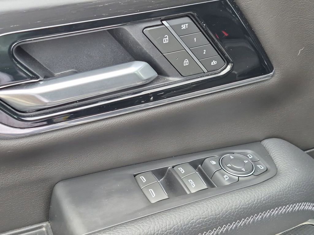 Certified 2025 GMC Yukon XL Denali AWD/4WD image 16