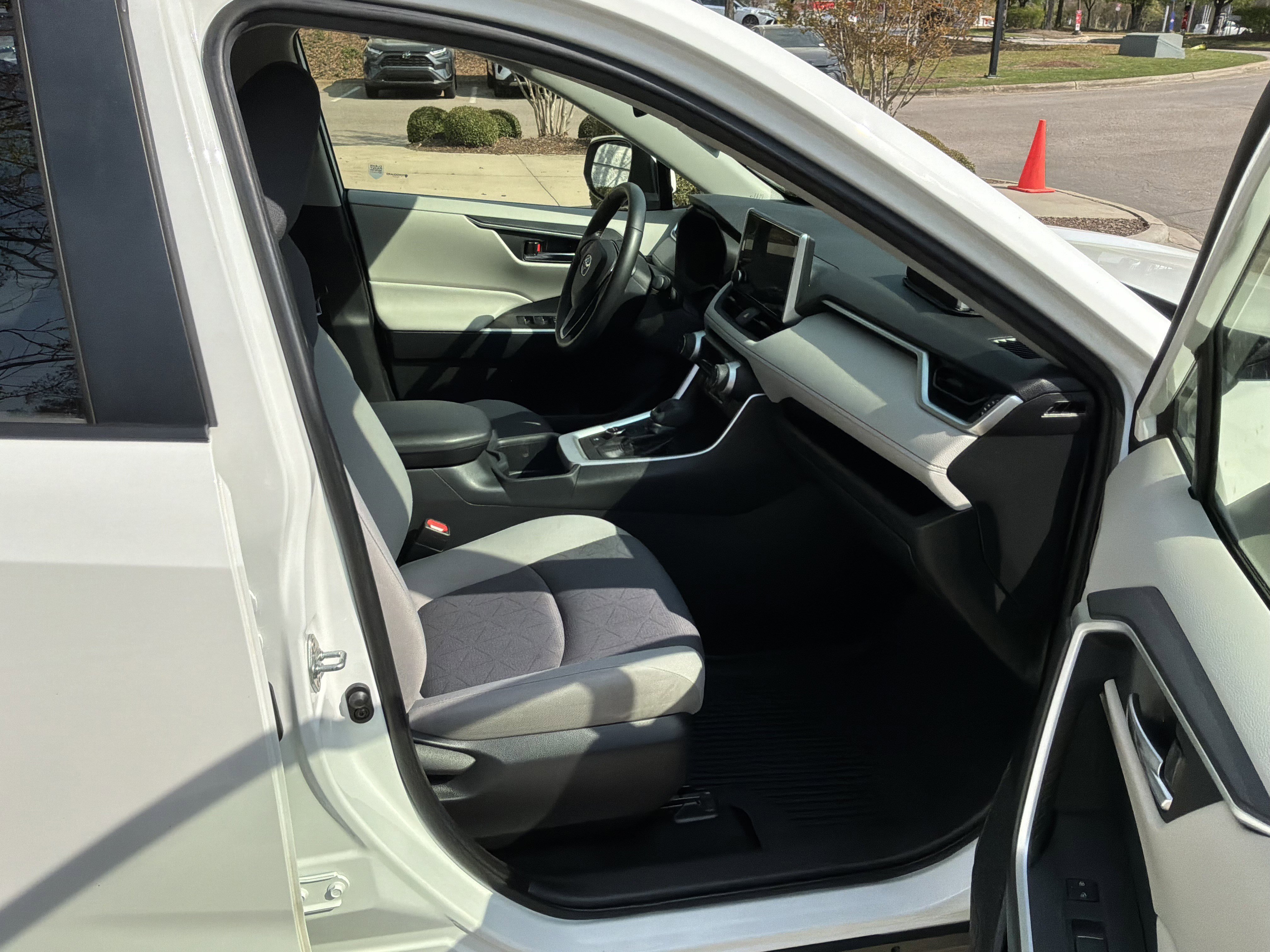 Used 2023 Toyota RAV4 XLE w/ Convenience Package image 34