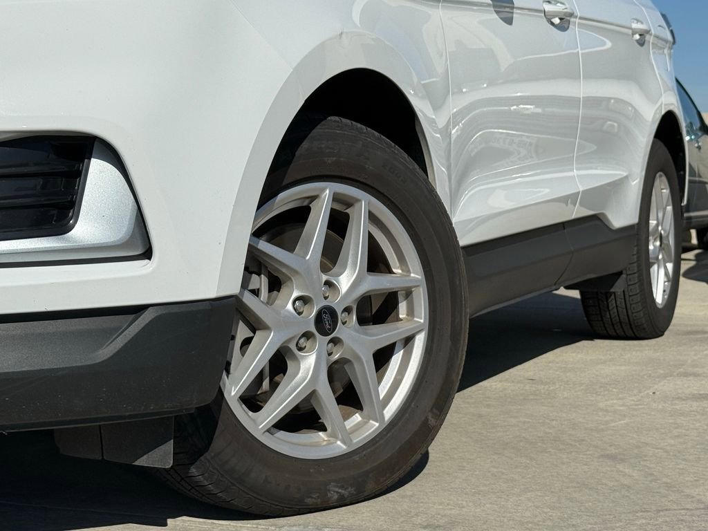 Used 2024 Ford Edge SEL image 2