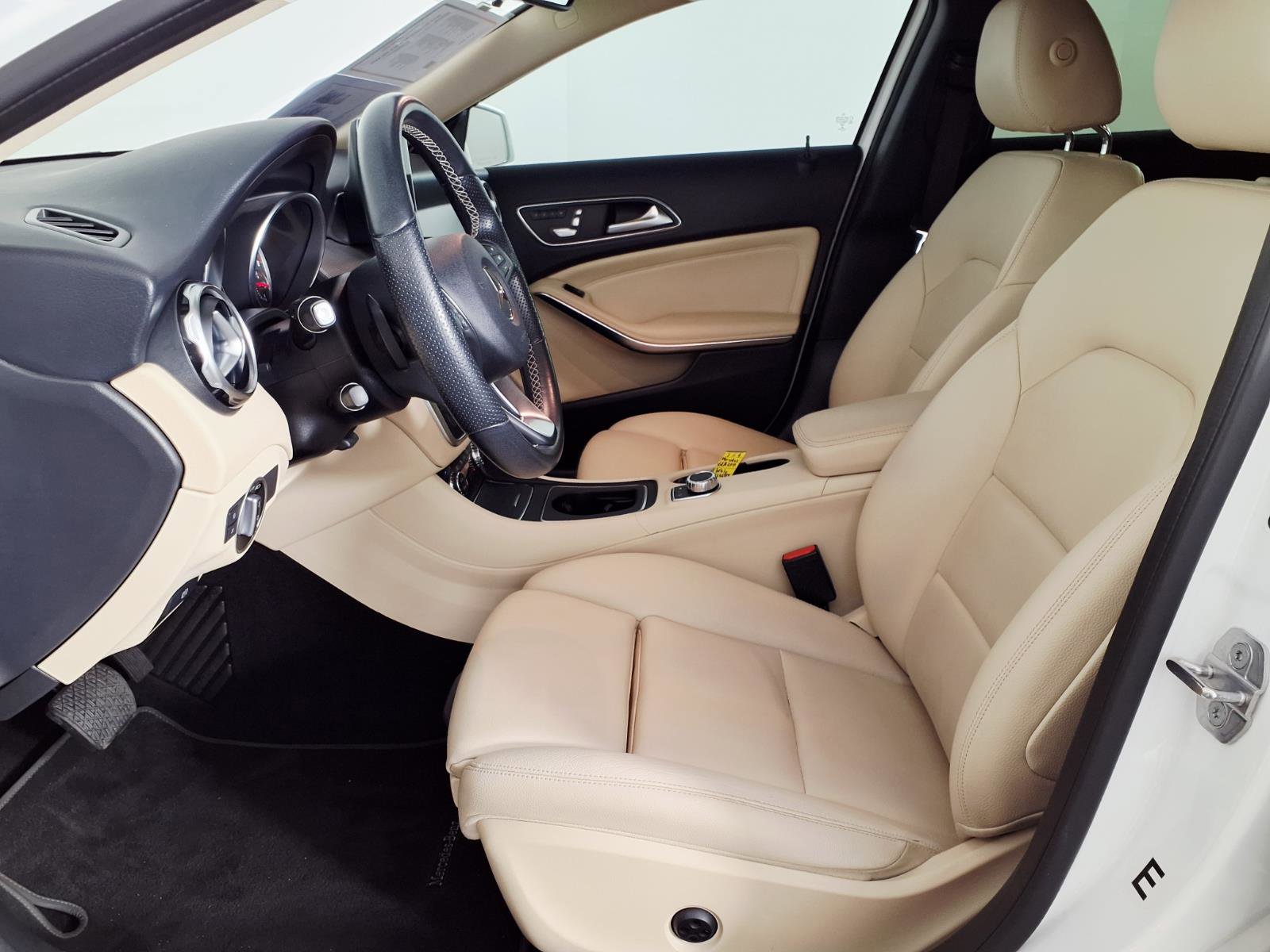 Used 2019 Mercedes-Benz GLA 250 image 17