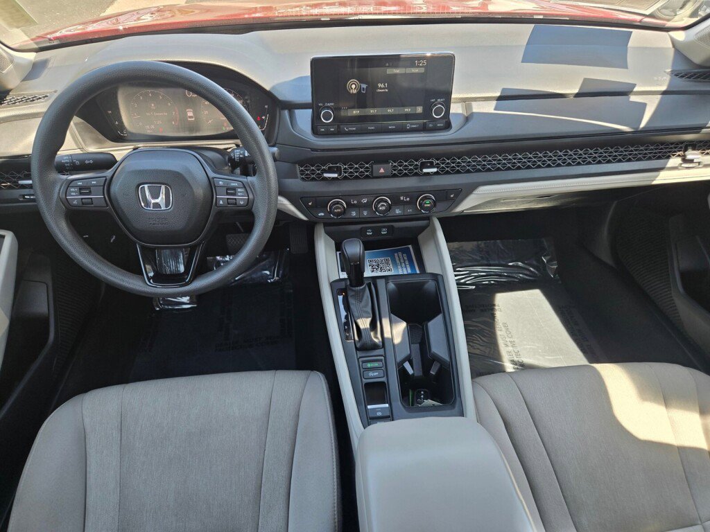 Certified 2025 Honda Accord SE image 10