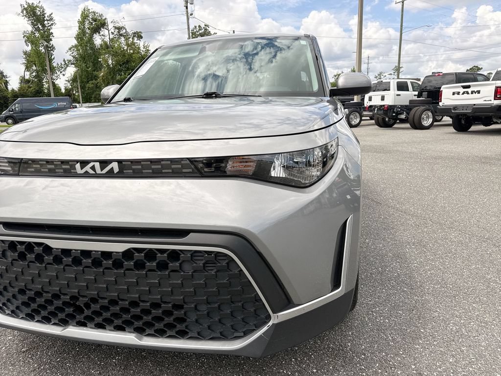 Used 2024 Kia Soul LX w/ Option Group 015 FWD image 11