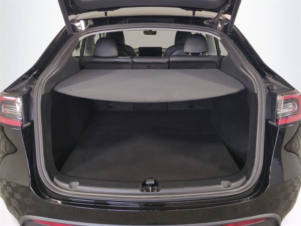Used 2024 Tesla Model Y Long Range AWD/4WD image 14