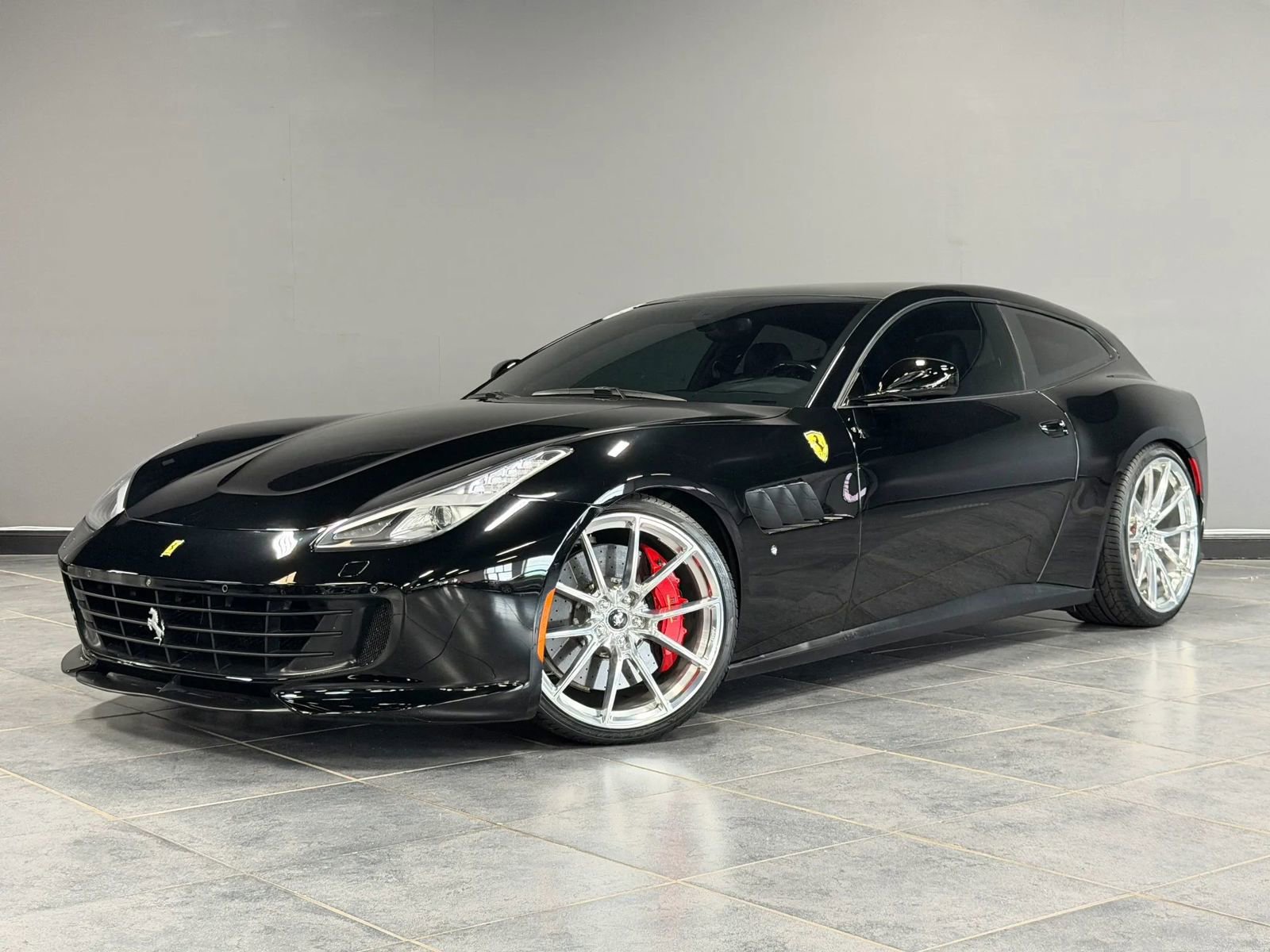 Used 2018 Ferrari GTC4Lusso AWD/4WD image 1