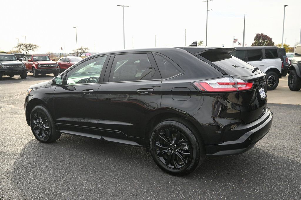 New 2024 Ford Edge SE w/ Black Appearance Package image 7