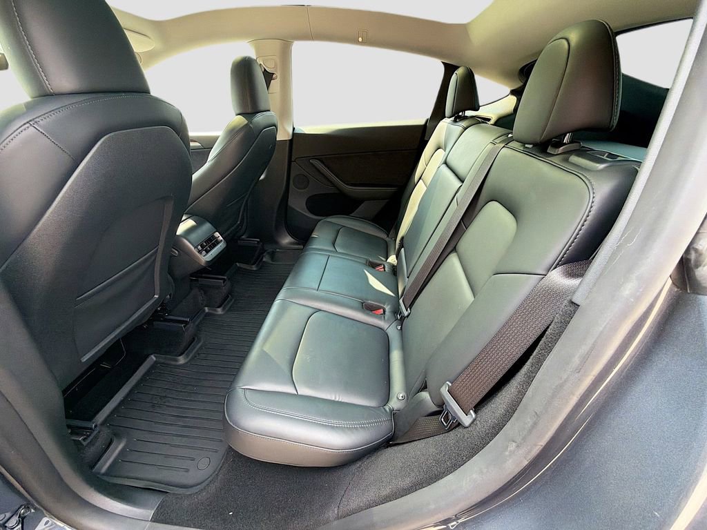 Used 2023 Tesla Model Y Long Range image 21