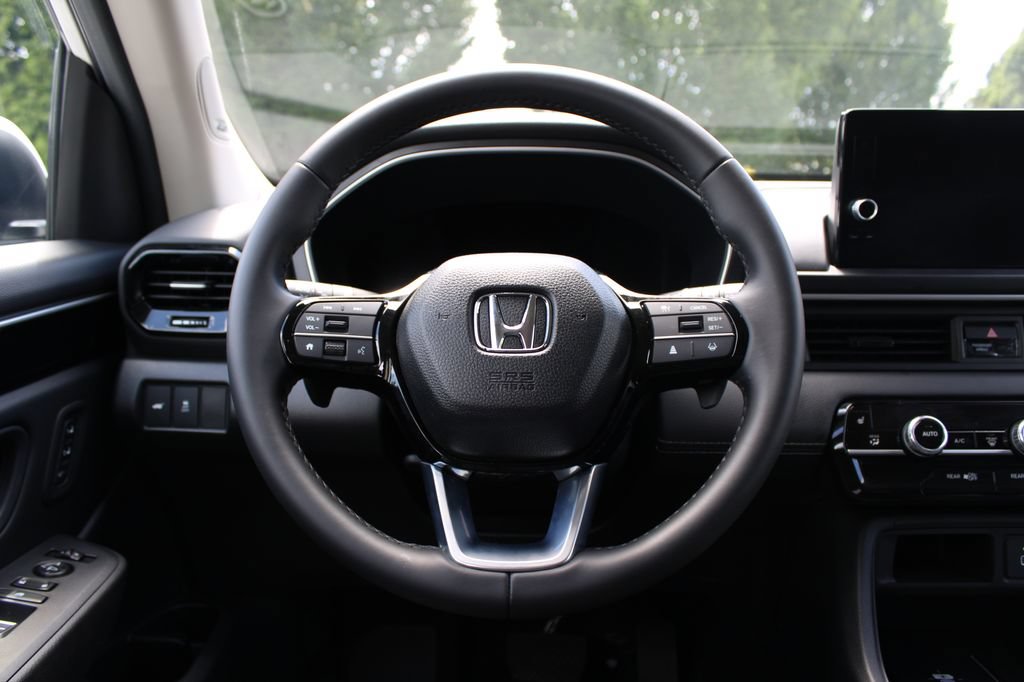 Certified 2025 Honda Pilot Touring image 21